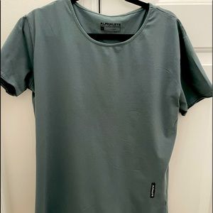 Alphalete scoop neck tee size Large